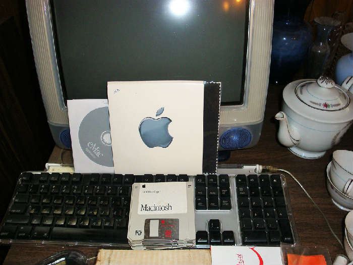 Apple Macintosh computer 