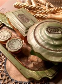 A Pretty Pretty Vanity Set...