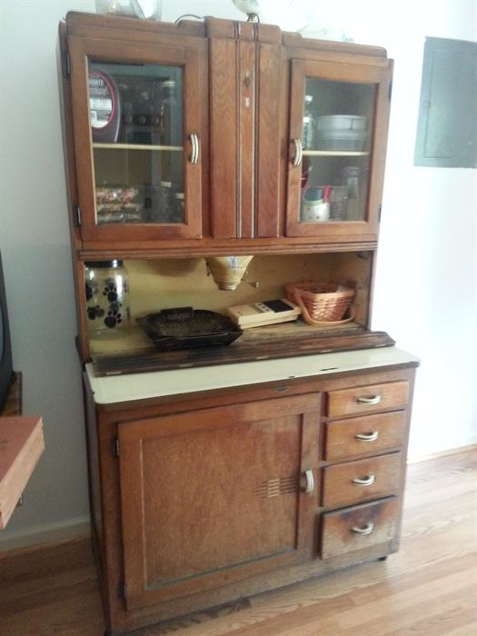 Hoosier cabinet with flour sifter