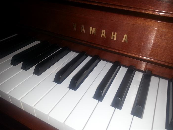 Yamaha Console Piano