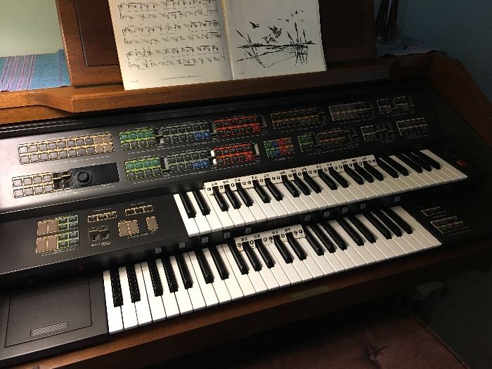 Yamaha Electronic Organ