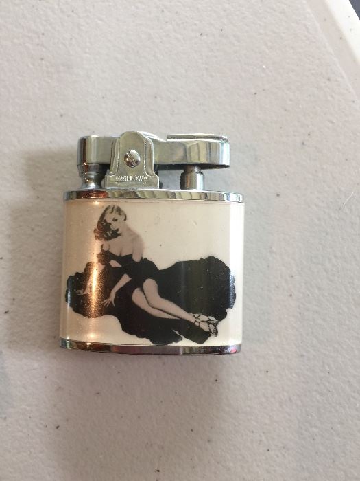Lighter with pin up girls on both sides