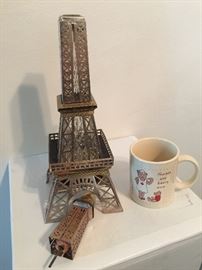 Eiffel Tower musical bottle