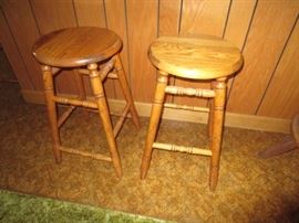 2 kitchen stools