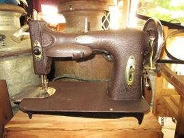 Vintage sewing machine, non-working