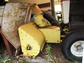 Bolens snow blower on 1250 Hydro