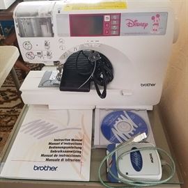 Brother SE-270D (Disney Ed) Sewing & Embroidery Machine w/Accessories & Software (original manuals)
