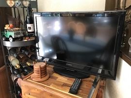 Several TVs available. 