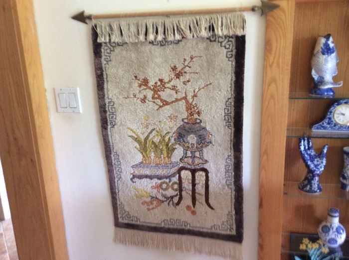 HAND HOOKED WALL HANGING