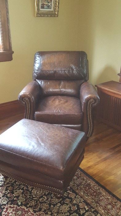 Leather recliner with Otto