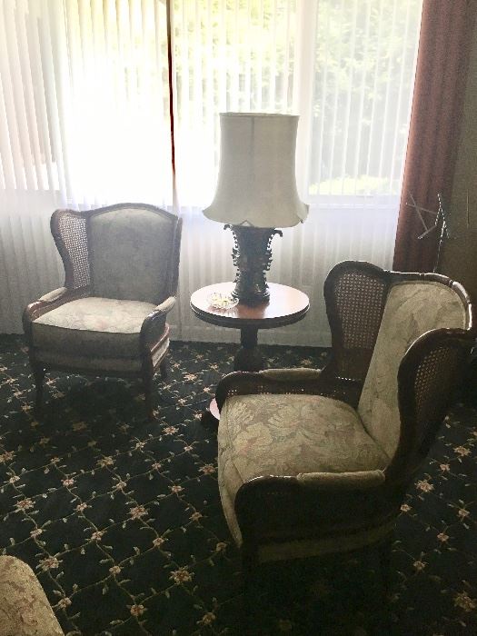 Lovely pair of chairs, table, lamp 