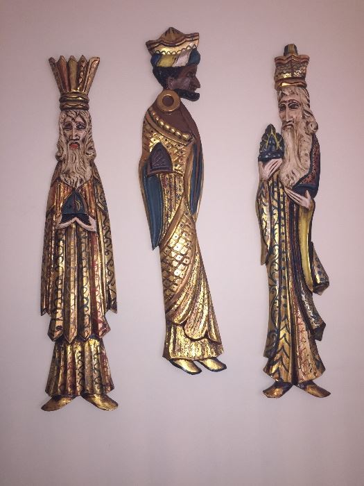 Large decorative plaques of the "Three Kings"