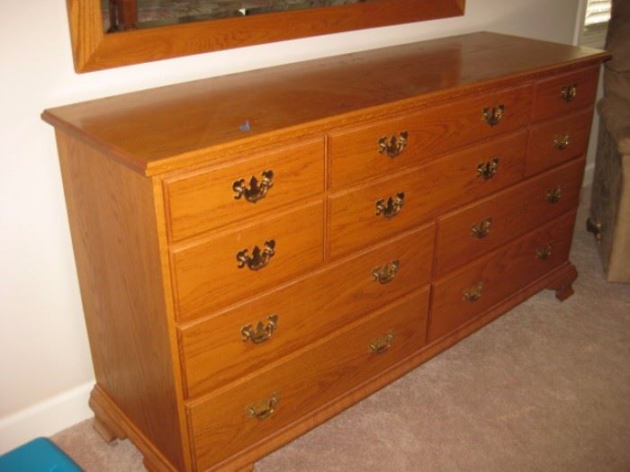 Oak Amish 12-drawer dresser