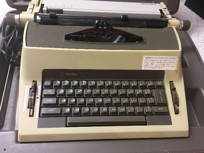 Royal typewriter 