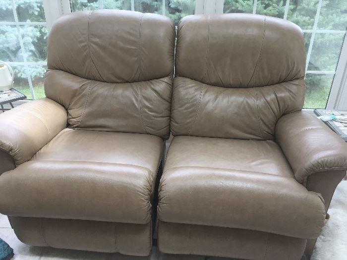 LaZBoy leather two cushion sofa recliner