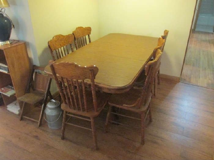 Oak Table and 6 Chairs