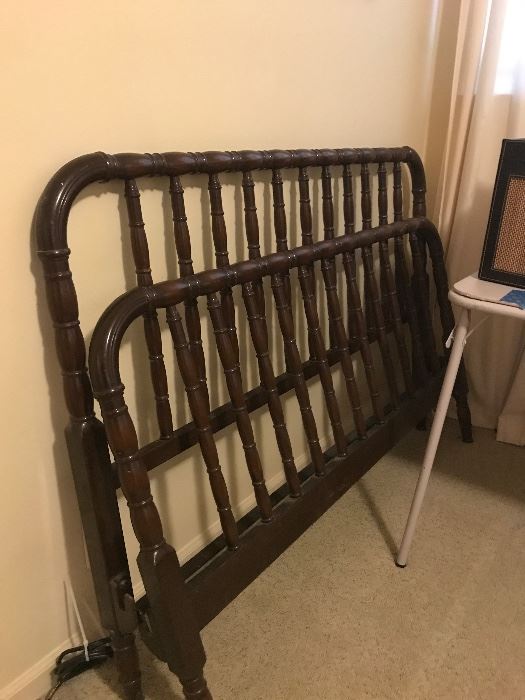 Full bed frame Jenny Lind