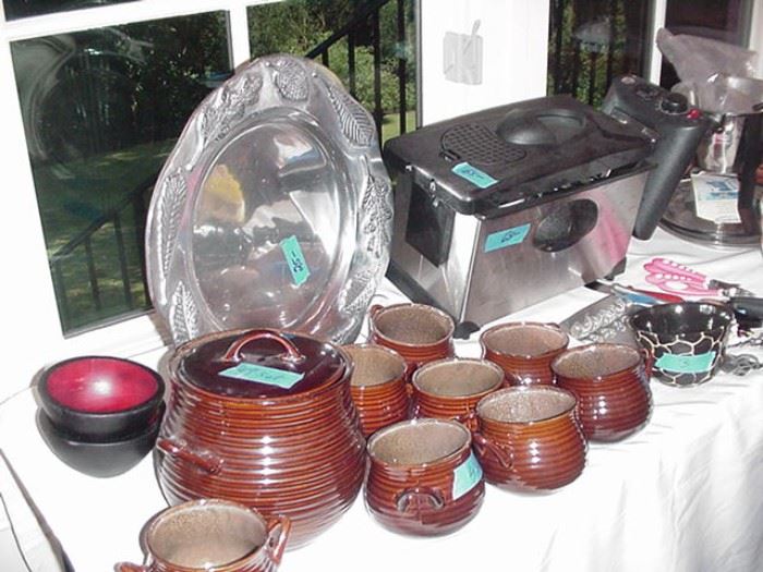Mariposa metal service plate; brown ware bean pot and soup bowls; deep fat fryer