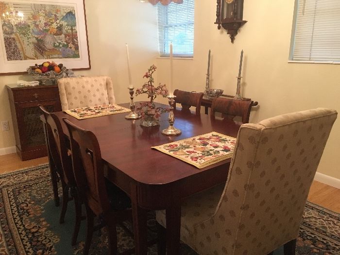 Beautiful mahogany dining room table and chairs
Oriental rug