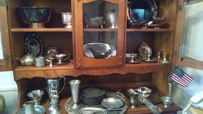 Silverplate and pewter items.