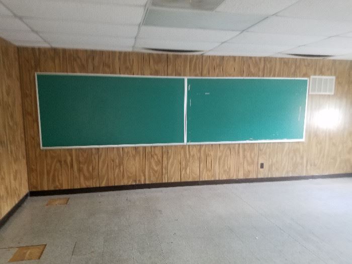 Full size "green board" for classroom or office users.