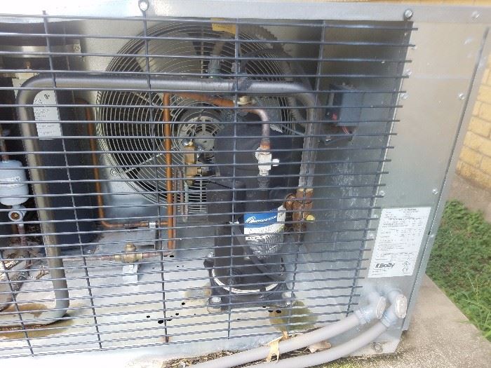 Condensing unit for Bally walk in Freezer, clean and running great.