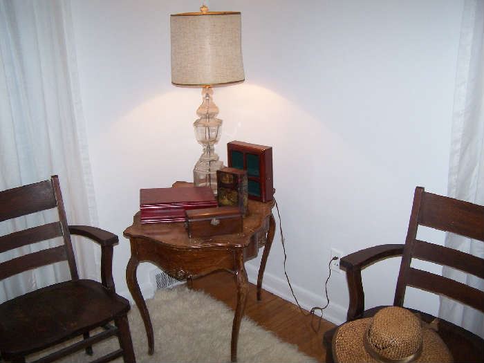 PAIR OF WOODEN CHAIRS, OLD TABEL, GLASS LAMP & MORE BOXES