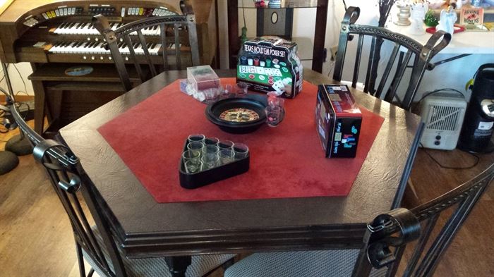 Card poker table