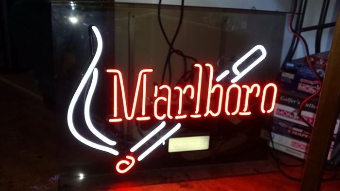 Marlboro neon lite Sign