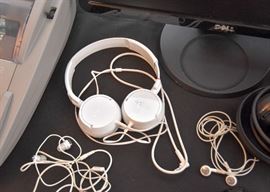 Headphones & Earbuds