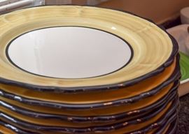 Dishes / Dinnerware