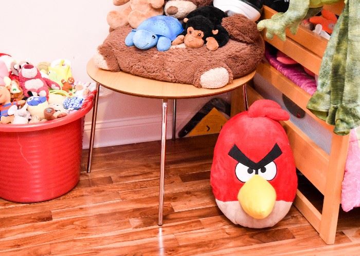 Children's Table, Stuffed Animals