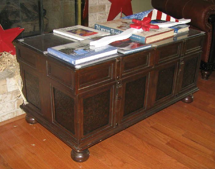 Coffee table with lots of storage