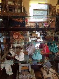 More doll, houses, and dioramas