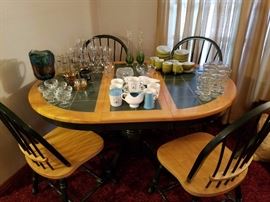 Kitchen table and 4 chairs 