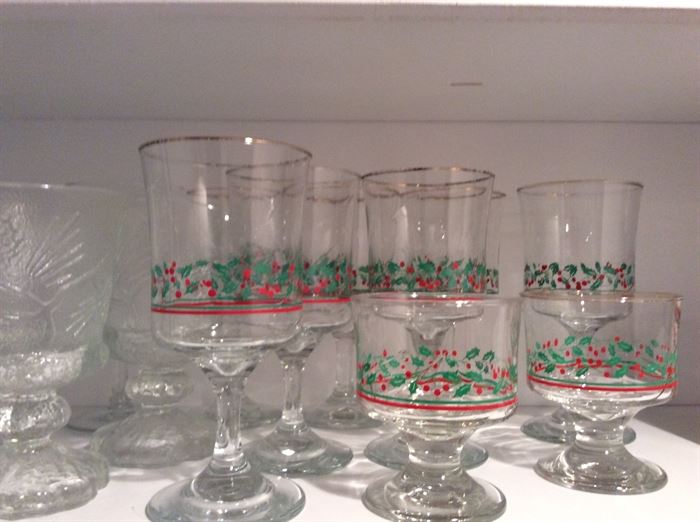 ARBY'S  CHRISTMAS GLASSES FROM THE 80'S