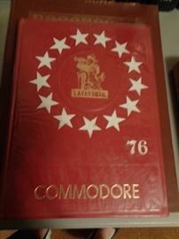 1976 Commodore Yearbook