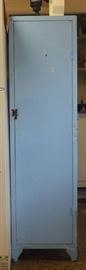 FVM032 Vintage Blue Metal Storage Locker

