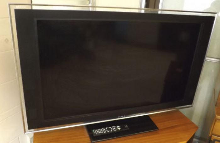FVM033  Sony Bravia 46" Flat Screen TV with Remote
