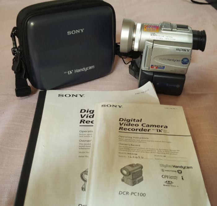 FVM062 Sony Digital Handi-Cam DCR-PC100 with Case
