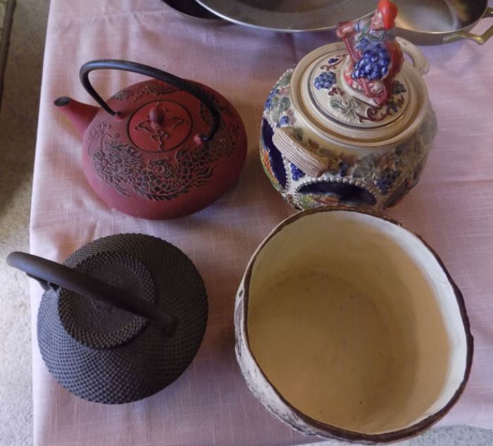 FVM127 Cast Iron Tea Pots and Vintage Ceramics
