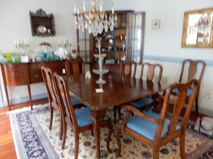 Q ANNE DINING TABLE & CHAIRS