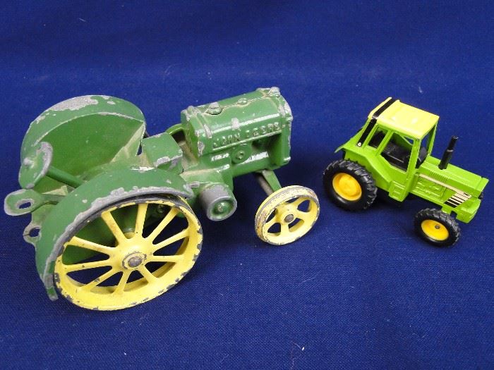 Toy Vintage John Deer Tractor