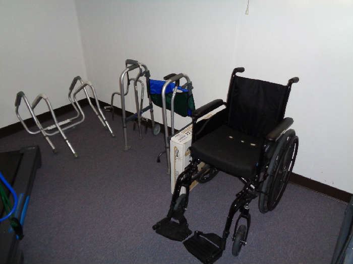 Wheel chair- Invacare 9000 SL, walker, 4 leg cane, cane, Toilet assist bars, Star cushion/pump model Sc1515-1