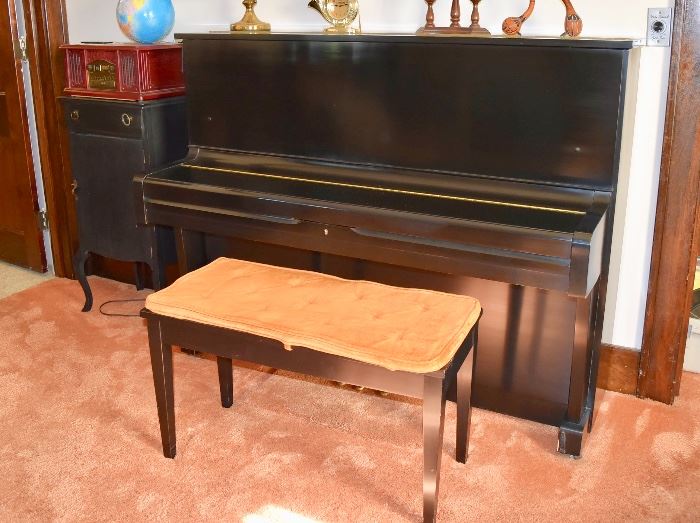 Everett piano