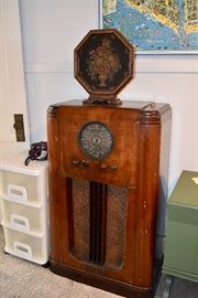 Antique Speaker & Radio