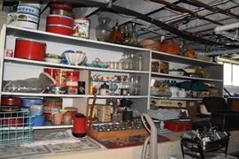 assorted housewares
