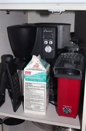 Coffee Maker and Air Popcorn 