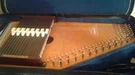 Oscar Schmidt Autoharp with case