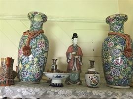 Large Oriental Urns, Oriental Items
